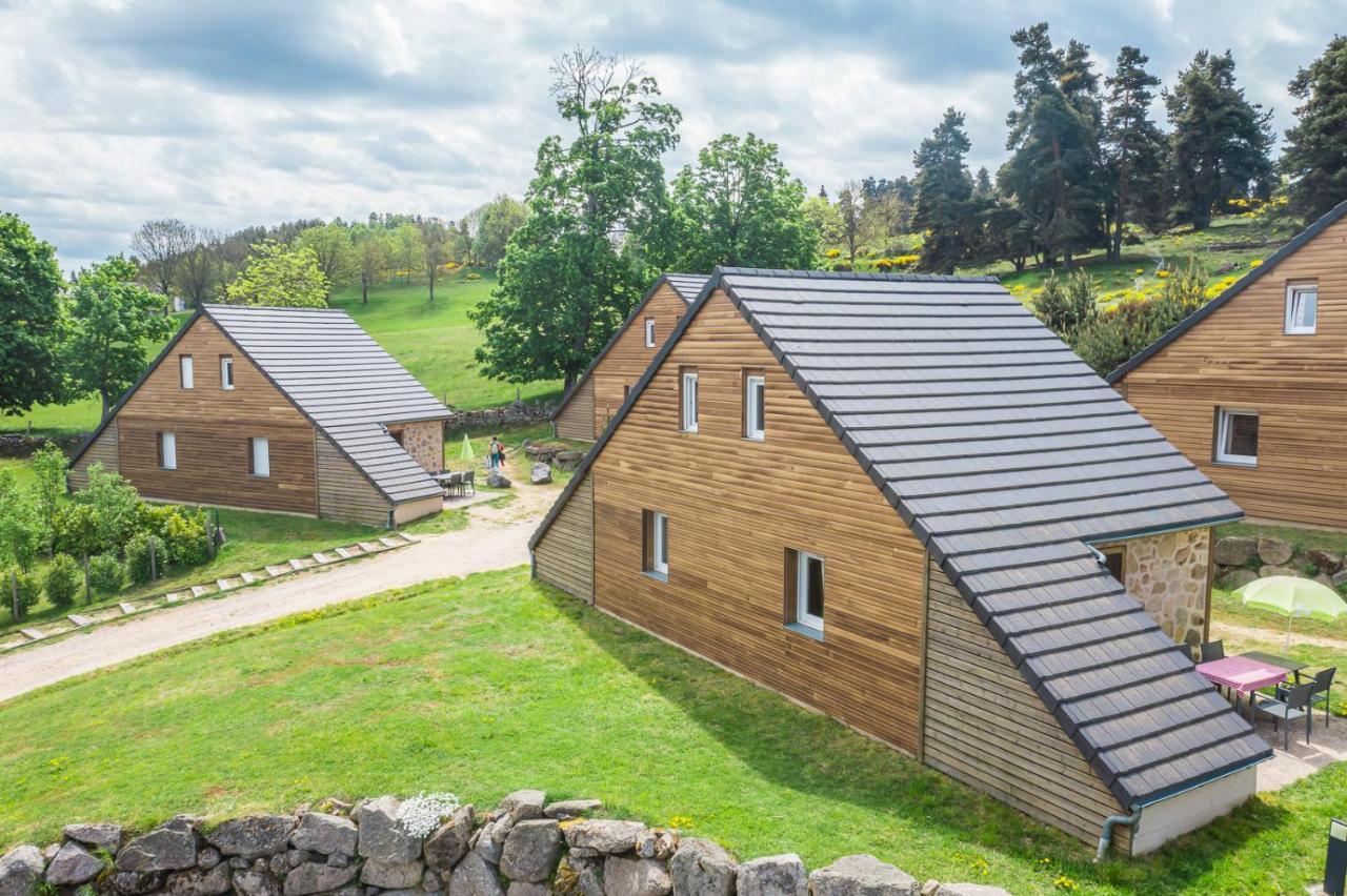 Village De Gites Les Chalets De L'Aubrac Омон-Обрак Экстерьер фото