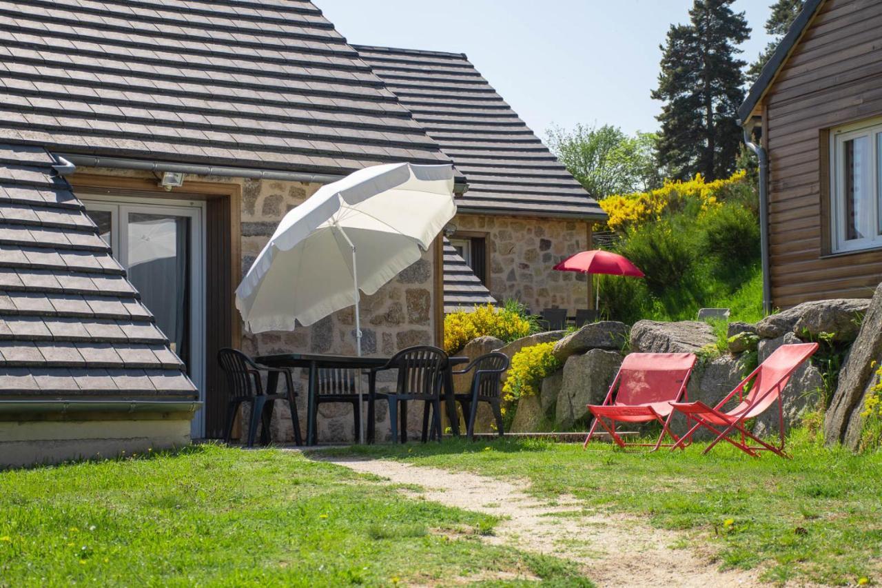 Village De Gites Les Chalets De L'Aubrac Омон-Обрак Экстерьер фото