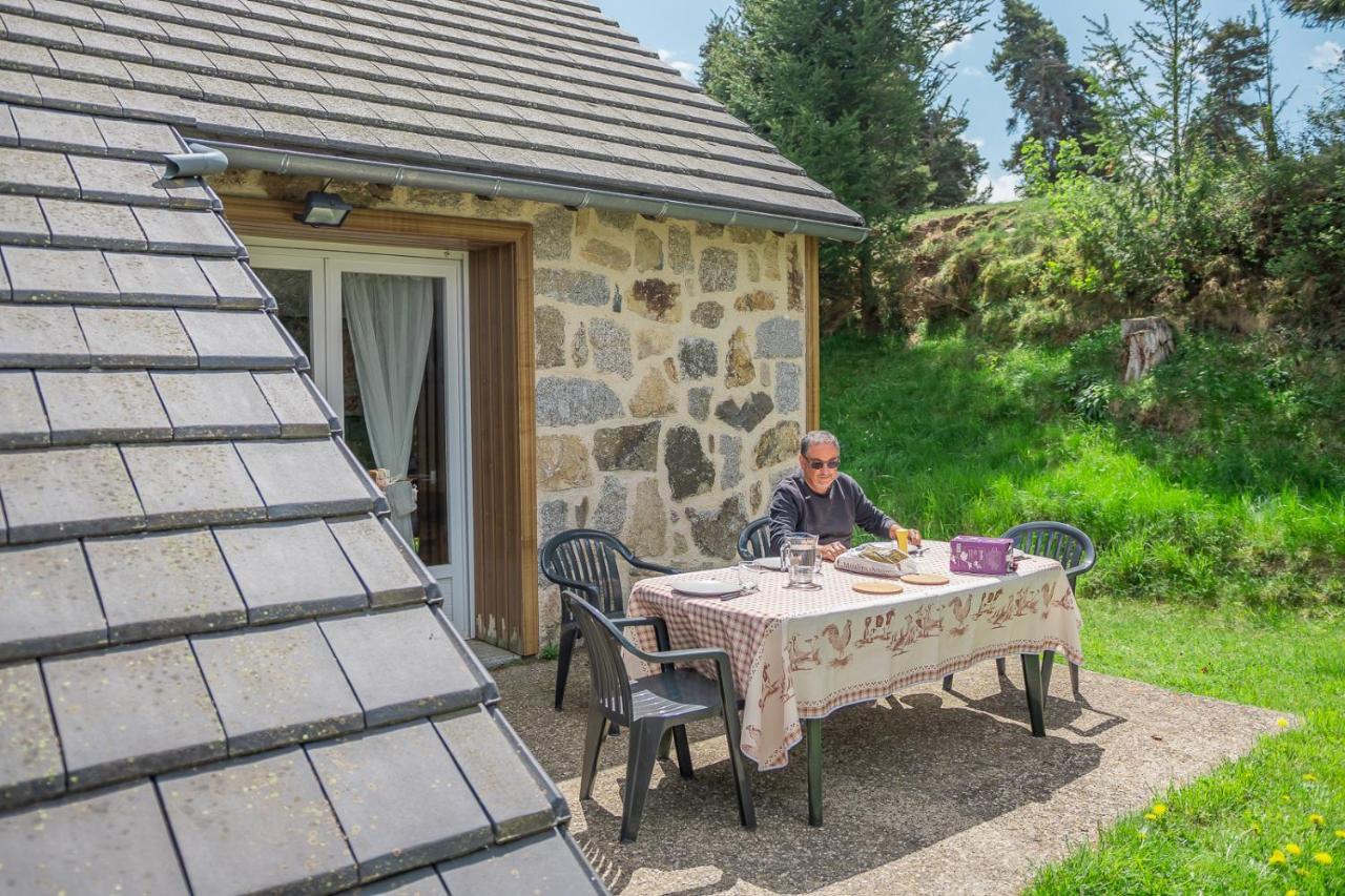 Village De Gites Les Chalets De L'Aubrac Омон-Обрак Экстерьер фото